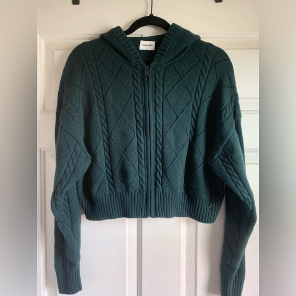 Aritzia Sunday Best Octavia zip up hoodie - Picture 4 of 6